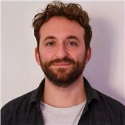 Analista esperto offre lezioni e supporto su Excel e Power BI per principianti, intermedi ed esperti