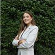 Doy clases a primaria/secundaria. 
Me defino como una persona trabajadora, sociable, apasionada por aprender y alegre. 