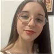 Estudiante con buen nivel de inglés, dedicada a niños de primaria