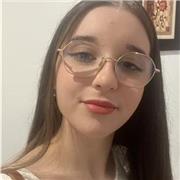 Estudiante con buen nivel de inglés, dedicada a niños de primaria