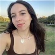 Profesora de Biología, clara y paciente; explico conceptos complejos de forma sencilla y práctica