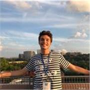 Diplomato al liceo classico con certificazione FCE e CAE di inglese (livello C1) offre ripetizioni per imparare al meglio divertendosi!