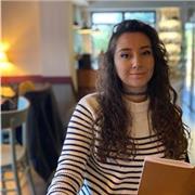 Sono un’insegnante madrelingua qualificata di italiano. Insegno a tutte le età con un metodo focalizzato sullo studente.