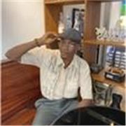 Bonjour je suis Isaac. Professeur de FLE en ligne. Je suis passionné par les langues. J’aime le français et je partage cette passi