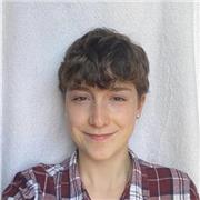 Estudiante de primer año de universidad ofrece clases