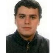 Profesor de Educación Secundaria y Bachillerato y licenciado en Ingeniería de Innovación imparte clases a niños de todas la edades