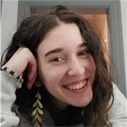 Estudiante de ADE y Marketing imparte clases a niños de primaria, ESO y bachillerato de sociales