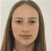 Estudiante apasionada por enseñar. Experiencia en apoyo escolar. Bachillerato de ciencias de la salud con matrícula de honor