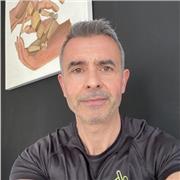 Profesor de fisioterapia y deportes con más de 10 años de experiencia, con tres grados universitarios en Cafd y fisioterapia