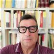 Insegnante esperto di storia , di letteratura e di filosofia disponibile per insegnamento e approfondimento delle materie succitate. Metodo di studio e didattica qualificate