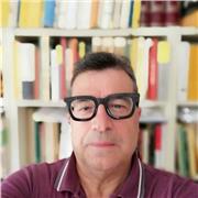 Insegnante esperto di storia , di letteratura e di filosofia disponibile per insegnamento e approfondimento delle materie succitate. Metodo di studio e didattica qualificate