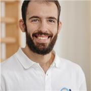 Laureato in Medicina, osteopatia e agopuntura