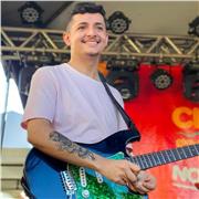 Dou aulas para crianças e adultos, intrumentos violão e guitarra