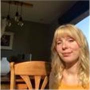 Étudiante en L2 LEA, maîtrise C1 de l'anglais