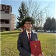 Sono Davide, docente di Italiano, Storia Latino e Greco, nella scuola secondaria superiore e laureato con il massimo dei voti