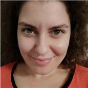 Maestra di musica impartisce lezioni di violino e pianoforte