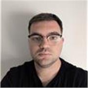 Desarrollador backend profesional. Enseño C#, SQL y Python desde cero. Ideal para principiantes e intermedios.