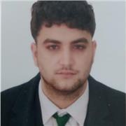 Profesor de inglés imparte clases para niños de todas las edades