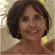 Profesora universitaria de Administración de Empresas y Finanzas, con experiencia en proyectos y gestión, ofrece clases online per