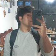 Profesor de Geografia que imparte la informacion del mundo en el que vivimos a las personas