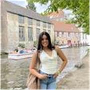 ¡Hola! Me llamo Nerea y me definiría como una persona cercana, atenta y apasionada por los niños. Puedo dar clase de entre 5 a 11