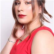 Studentessa di giurisprudenza impartisce ripetizioni di diritto a studenti delle superiori e universitari