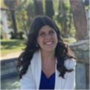 Offro lezioni private per studenti di scuole elementari e medie, adattandomi alle loro esigenze. 