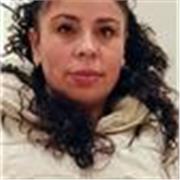 Me defino como una persona paciente, comunicativa y con vocación por la enseñanza. Al ser hablante nativa de español