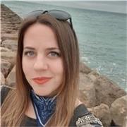 Profesora titulada en Diseño de Interiores, actualmente Jefa de obra e interiorista, ofrezco clases particulares.