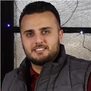 English teacher who teaches basic english to bigginers.