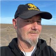 Cualquier persona que quiera aprender inglés para escribir, hablar o necesite inglés para su carrera.