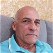 Licenciado en Física, imparto físico-química y matemática 