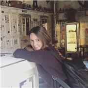 “Insegnante di inglese di un’International School offre lezioni per bambini e ragazzi online.”