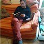 Giovane laureato, impartisce lezioni di Storia, Italiano