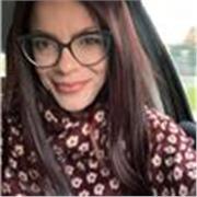 Professoressa di inglese con 4 anni di esperienza, offre lezioni online di inglese per studenti di scuola superiore e adulti.