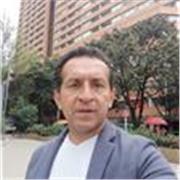 Soy profesor que por mi formación y experiencia laboral oriento mis clases dentro de la practicidad