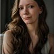 Englisch Tutorin für Kinder und Erwachsene online. Ich lese nur auf Englisch und habe mehrere Monate in England verbracht