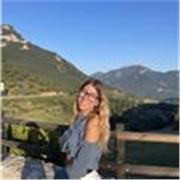 Me llamo Lucía, tengo 16 años y estoy a punto de terminar la ESO con unas notas excelentes. Puedo dar clases a gente mejor que yo.