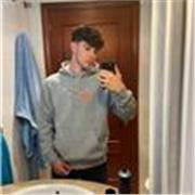 Estudiante filologia inglesa con nivel B2. Persona responsable y experiencia ayudando a niños pequeños a hacer sus tareas.
