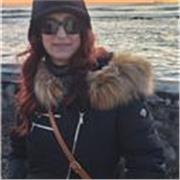 Se cercate qualcuno che vi aiuti con lo spagnolo....be quella sono io!