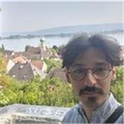 Insegnante d'inglese madrelingua, con anni d'esperienza nell'insegnamento