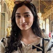 Aulas de inglês para todos os níveis, com foco em atingir a fluência na fala, escrita e audição, de forma descontraída