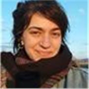 Tengo experiencia como profesora de inglés trabajando en una academia y dando clases de apoyo a adolescentes.
