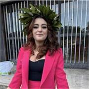 Neolaureata in lingue moderne e appassionata dello spagnolo 