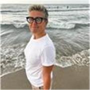 Insegnante madrelingua italiana con esperienza presso scuola primaria e scuola per adulti stranieri