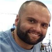 Inglês focado na conversação, aluno livre para escolher o(s) tema(s). Aulas online ou presenciais (se em Curitiba e dependendo da distância)