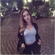 Aiuto i ragazzi a ripeterere e a fare i compiti di italiano, storia, filosofia, inglese e arte .