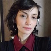 Ciao! Sono Elisa: accompagno i bimbi nello studio con semplicità, calma e sorriso.