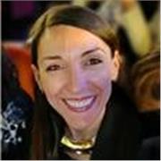 Insegnante laureata in psicologia, specializzata in BES e DSA ed esperta in processi educativi e didattici a scuola. 