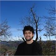 Profesor con capacidad para enseñanza de matemáticas, llegando hasta cálculos, álgebra lineal y física